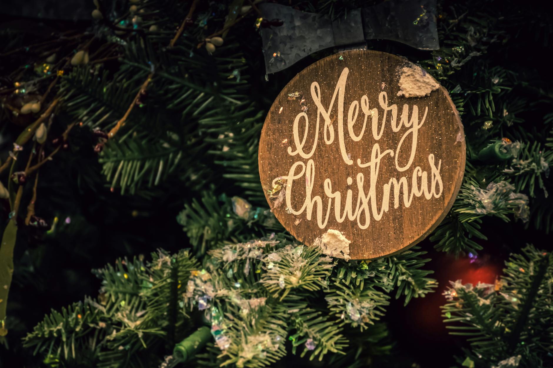 3 Christmas Traditions to Start as a Couple